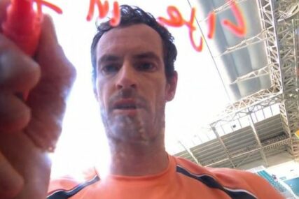 (VIDEO) POSTAO PRAVI HIT Mari porukom na kameri nasmijao tenisku javnost