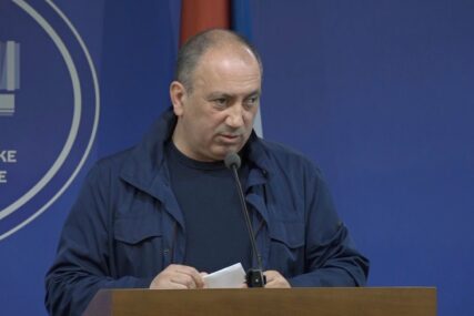 “Ne znaju jesu li pošli ili došli” Crnadak tvrdi da je sutrašnja sjednica parlamenta Srpske zakazana “zbrda-zdola”