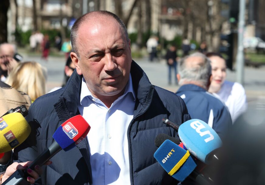(FOTO) "Da srušimo nakaradnu Dodikovu vlast koja je razorila Srpsku" Crnatka zanima da li će PDP ponovo okupiti opoziciju oko sebe i pobijedti na predstojećim lokalnim izborima u Banjaluci