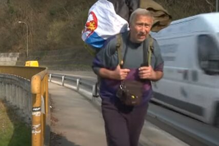 (VIDEO) Pješke do Moskve i Putina, a zatim u Pariz: Čiča Milovan krenuo u susret Olimpijadi, ovo mu nije prvi pješački pohod