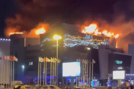 (VIDEO) GORI DVORANA U MOSKVI Nakon jezivog masakra zapalili halu, vatra “guta” sve pred sobom