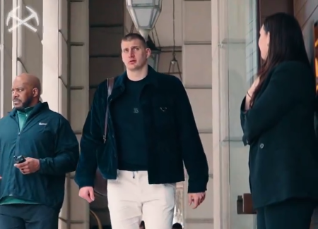 (VIDEO) Dominira na terenu, ali i van njega: Elegancija Nikole Jokića pred duel sa Dalasom iznenadila sve navijače