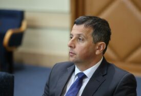 „JA ĆU PLATITI PSIHIJATRA“ Vukanović odgovorio Stevandiću i poručio da smanji svoju nervozu i frustraciju