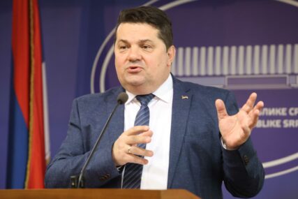 “Vukanović i Crnadak iznose neistine” Iz Stevandićevog kabineta tvrde da je protokolom utvrđen spisak zvaničnika na Svesrpskom saboru