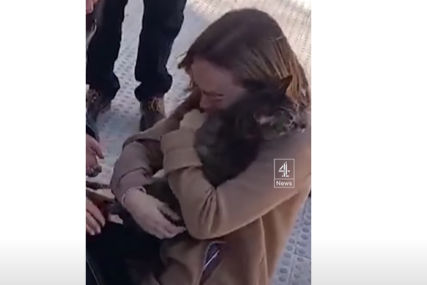 Žena pronašla mačku na zgarištu zgrade
