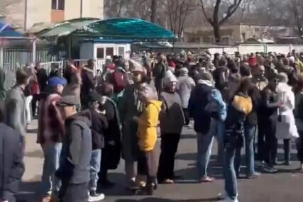(VIDEO) "DUH NAVALJNOG I DALJE ŽIVI” Protesti širom Rusije posljednjeg dana izbora