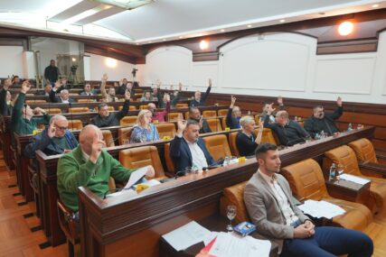 SJEDNICA SKUPŠTINE ZAKLJUČENA Banjalučki odbornici izglasali 37 tačaka od ukupno 38 koje su bili na dnevnom redu