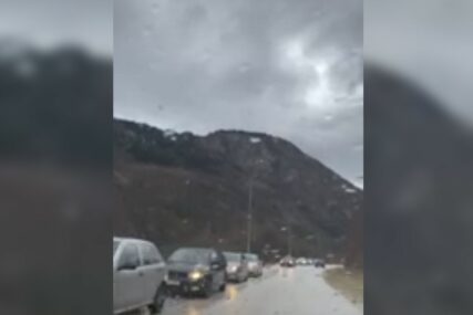 Velike gužve na putu Sarajevo-Pale zbog saobraćajne nesreće