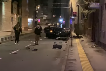 (VIDEO) Snimak stravične nesreće u Sarajevu: Povrijeđene 4 osobe, jednim vozilom UPRAVLJAO MALOLJETNIK