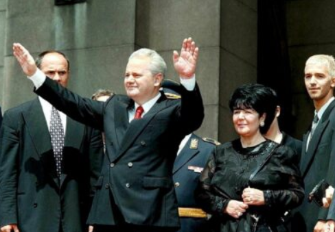 (FOTO) Godišnjica smrti Slobodana Miloševića: Na današnji dan prije 18 godina bivši predsjednik Srbije i SRJ umro u Hagu
