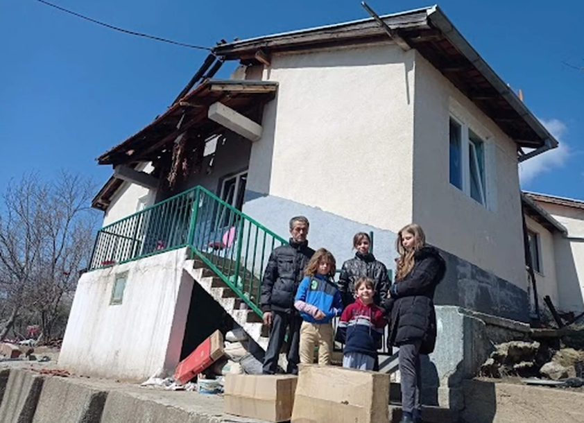 POMOĆ ZA OSMOČLANU PORODICU Stojanovićima biće obnovljena kuća koja je oštećena tokom požara