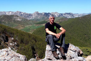 Zoran Vukadinović na vrhu planine