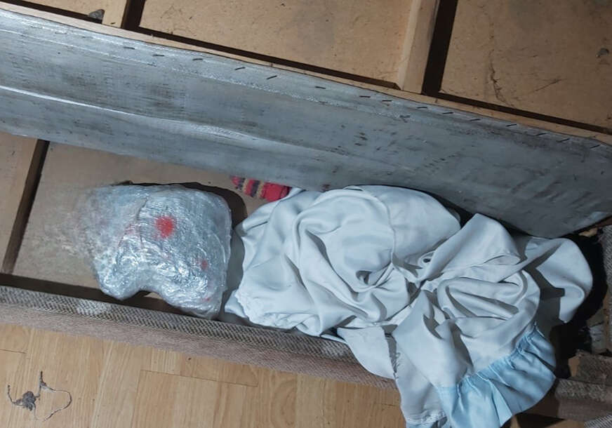 SUPER TRIK SA LOPTICOM OD ALU FOLIJE Čudesno čisti sve, ne treba ni hemija ni specijalni alati