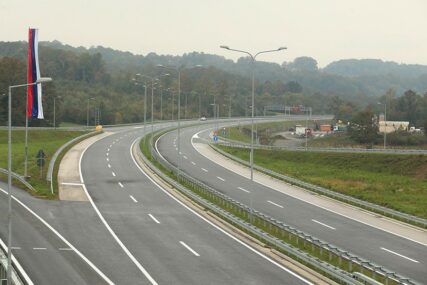 "Našu zemlju zbog neizgrađene infrastrukture ZAOBILAZE I STRANCI" Evo koliko autoputeva imaju zemlje regiona