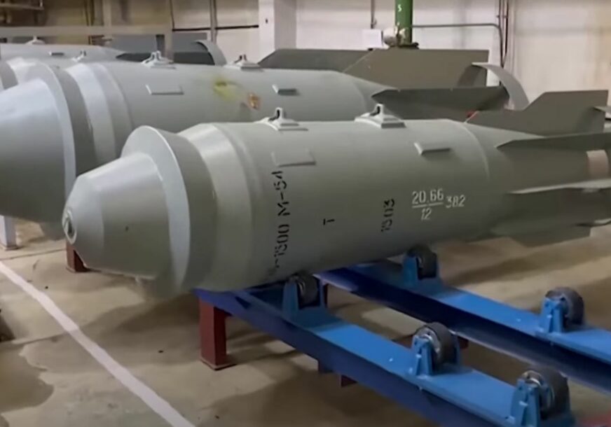 (VIDEO) OSTAJE SAMO PRAH I PEPEO Rusija počela da koristi avionske bombe FAB-3000