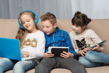SAVJETI STRUČNJAKA Kako smanjiti vrijeme provedeno pred ekranima kod djece