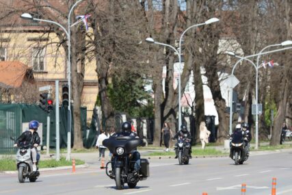 građani Banjaluke uživaju u proljećnoj atmosferi