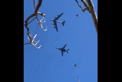 (VIDEO) Simboličan let u ime pristupanja NATO: Američki strateški bombarderi nad Švedskom