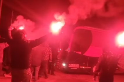 (VIDEO) Slavilo se i u Banjaluci: Lešinari priredili spektakularan doček fudbalerima Borca nakon trijumfa na Koševu