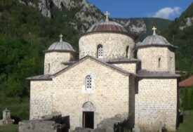 (FOTO) U njemu je sahranjeno devet Jugovića: Ovaj manastir je paljen i uništen do temelja, a osveštao ga je NAJVOLJENIJI SRPSKI PATRIJARH