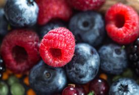 Prepuno vlakana i vitamina: Nutricionista otkriva da ove 3 vrste voće "TOPE" SALO SA STOMAKA, a sada mu je sezona