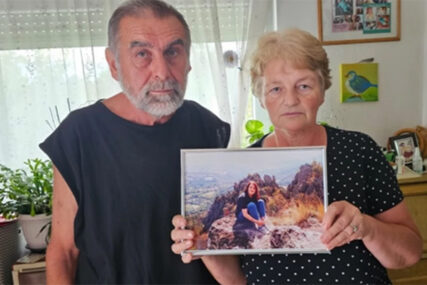(FOTO) "Oni su je operisali, a utvrđeno je da uopšte nije imala tumor na mozgu" Očajna porodica Lele Tomašević riješila da PRAVDU istjera na vidjelo