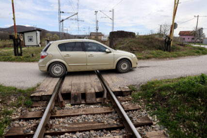 Privremena obustava željezničkog saobraćaja: Danas rekonstrukcije putnog prelaza između mjesta Doboj-Petrovo Novo