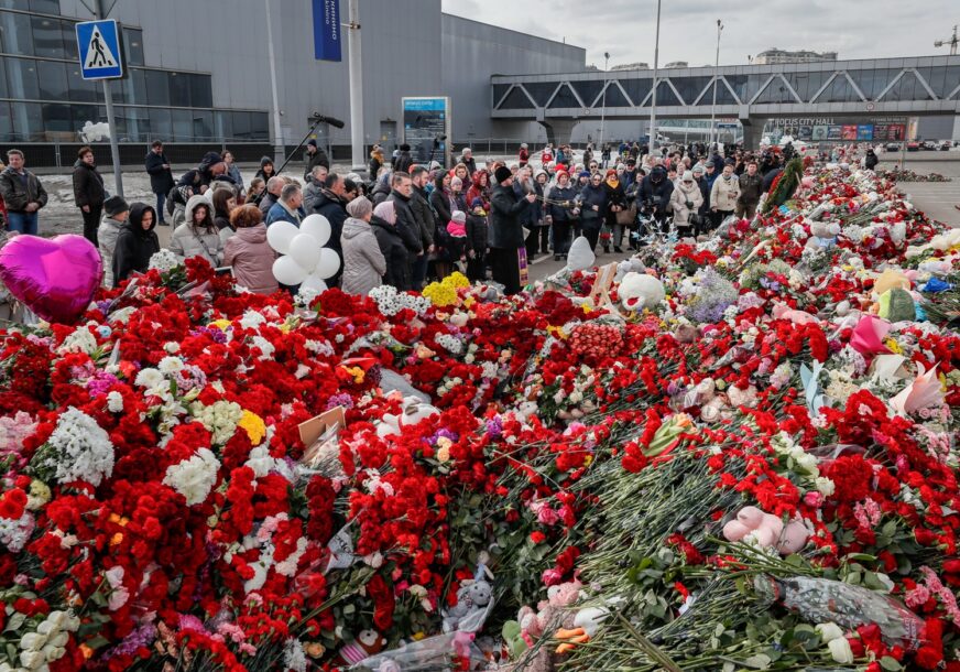 Cvijeće za žrtve terorističkog napada