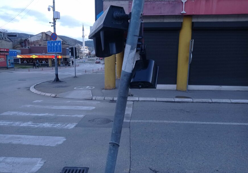 Uništen semafor u Banjaluci