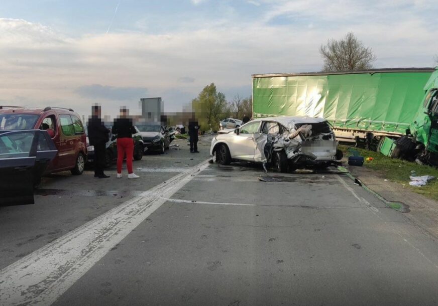 (FOTO) Kamionom se "zabio" u kolonu auta: Novi detalji stravične saobraćajke, Rumun PIJAN IZAZVAO NESREĆU, evo koliko ljudi je povrijeđeno