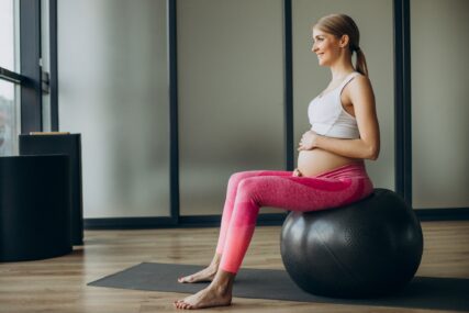 FITNES U TRUDNOĆI Pet odličnih vježbi koje se preporučuju trudnicama