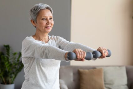 OJAČAJTE KOSTI VJEŽBANJEM Jednostavan trening za žene čuva zdravlje u zrelim godinama