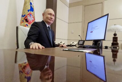 Putin poslao poruku iz izbornog štaba “Rusija mora da bude još JAČA I EFIKASNIJA”