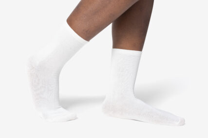 Bijele čarape na nogama