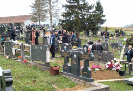 Šta treba uraditi čim se dođe na groblje: Srbi nisu ni svjesni da se svaki put OGRIJEŠE O POKOJNIKE
