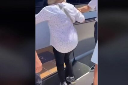 (VIDEO) ODJEKNUO VRISAK Žena pokušala da uđe na jahtu u Splitu i samo je nestala