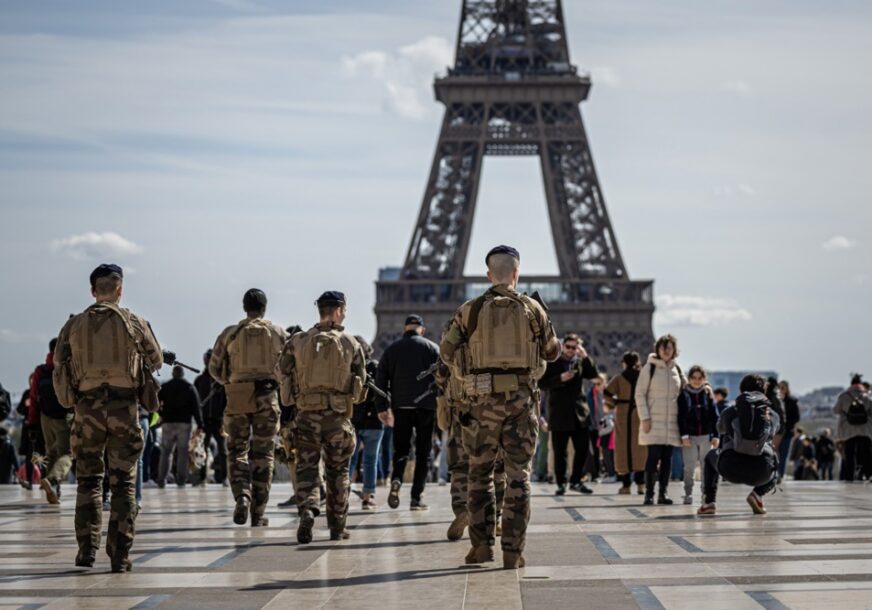 Drama u Francuskoj: Napadnut policijski konvoj, IMA MRTVIH