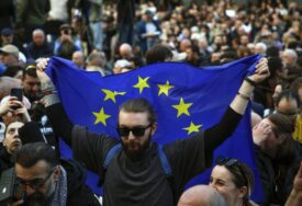 (FOTO) Parlament počeo raspravu: Masovni protesti u Gruziji zbog "RUSKOG ZAKONA"