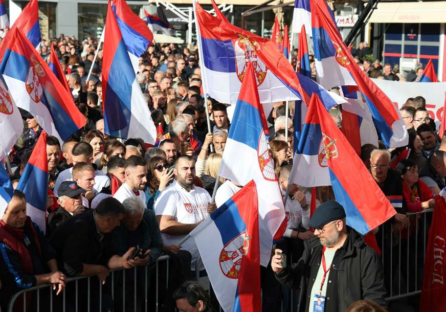 Miting "Srpska te zove", građani se okupili na Trgu Krajine