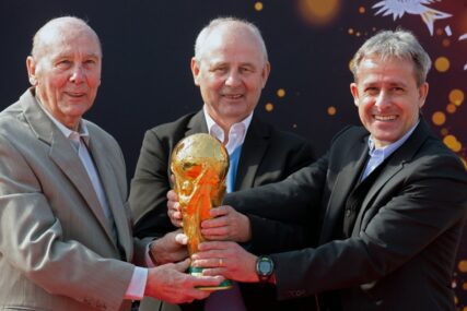 (FOTO) NJEMAČKA TUGUJE Preminuo legendarni fudbaler koji je bio prvak svijeta