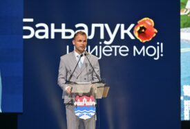 "Tulipan "Banjaluka" simbol ponovnog buđenja i napretka" Evo šta je Stanivuković poručio na Svečanoj akademiji