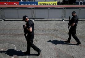 Izjasnio se da nije kriv: Britanski tinejdžer (16) OSUĐEN NA 7 GODINA ZATVORA zbog planiranja terorističkog napada