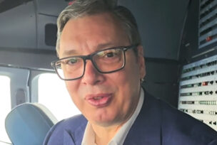 Aleksandar Vučić u avionu