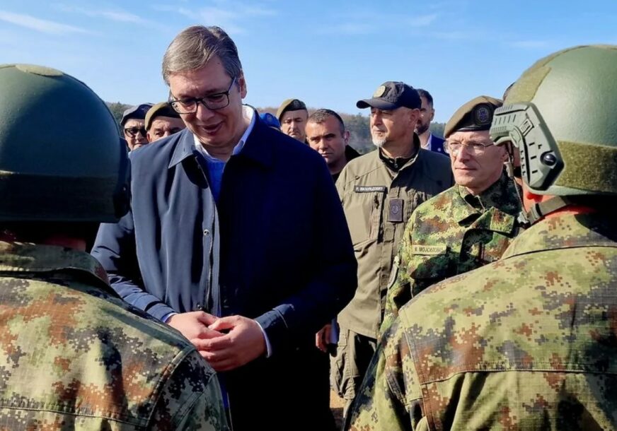 Aleksandar Vučić na pokaznoj vježbi vojske Srbije