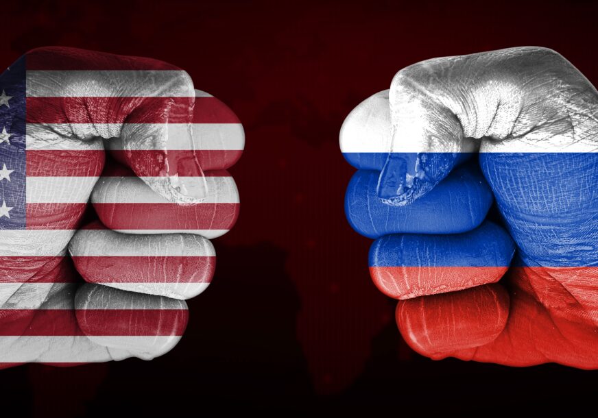 Bivši ambasador SAD u NATO upozorio “Rat sa Rusijom bila bi ludost, MOSKVA MOŽE DA UNIŠTI AMERIKU”