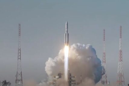 (VIDEO) TAČNO U PODNE Rusija prvi put u istoriji lansirala u orbitu raketu "Angara A5"