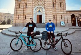 (FOTO) Milan i Damjan su biciklima iz Banjaluke KRENULI NA HODOČAŠĆE U GRČKU: Odluka "pala" prije 5 mjeseci, cilj im je pomoliti se Svetom Nektariju za zdravlje onih koje vole