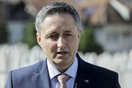 Bećirović poziva Vučića “Da 21. vijek proglasimo vijekom mira na Zapadnom Balkanu”