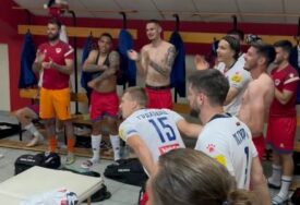 (VIDEO) LUDNICA U SVLAČIONICI Fudbaleri Borca napravili žurku nakon trijumfa protiv Širokog Brijega