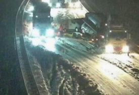 TOTALNI KOLAPS Nevrijeme napravilo haos u Hrvatskoj, zatvoreni tuneli zbog olujnog vjetra
